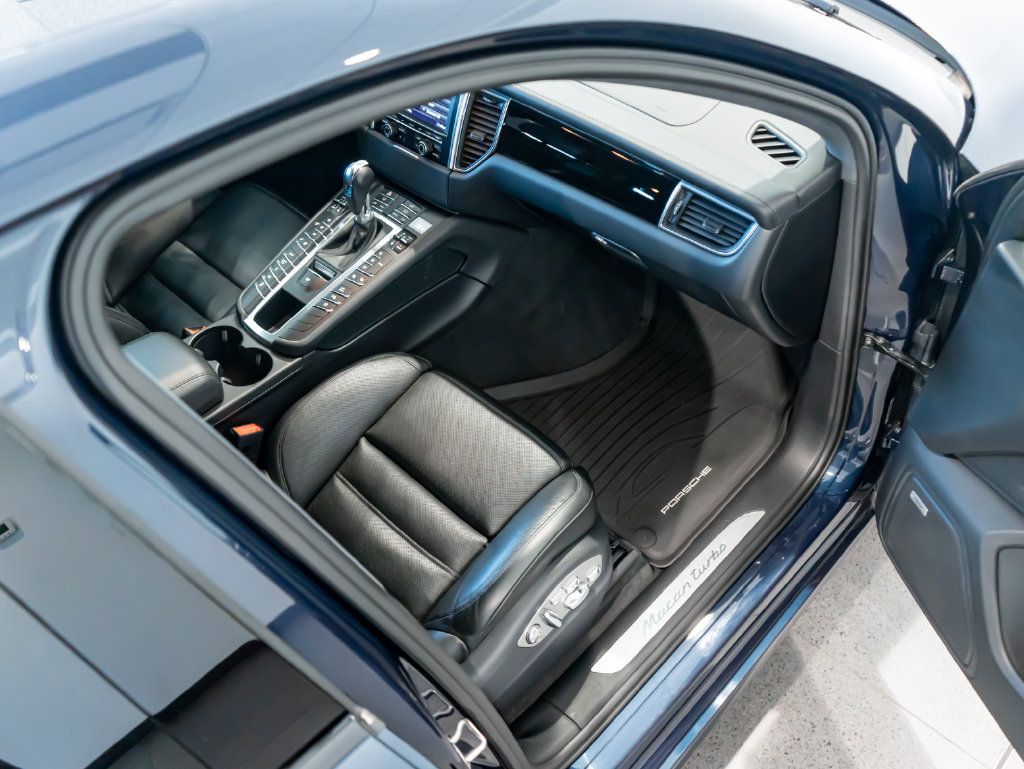 Used 2015 Porsche Macan Turbo AWD/4WD image 28