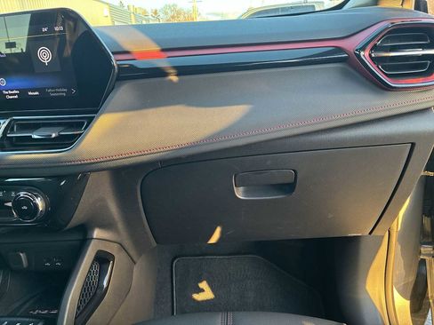 Used 2024 Chevrolet TrailBlazer RS w/ Convenience Package image 28