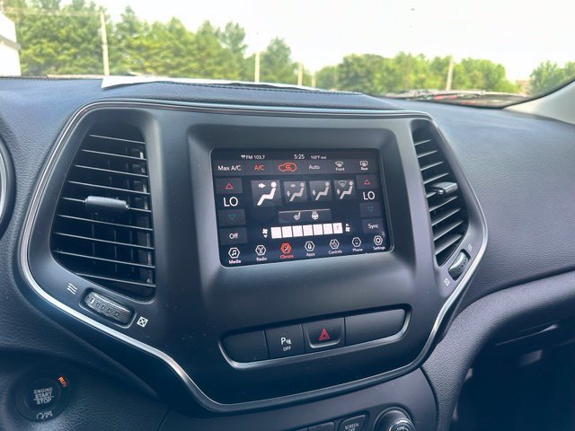 Used 2020 Jeep Cherokee Latitude Plus AWD/4WD image 33