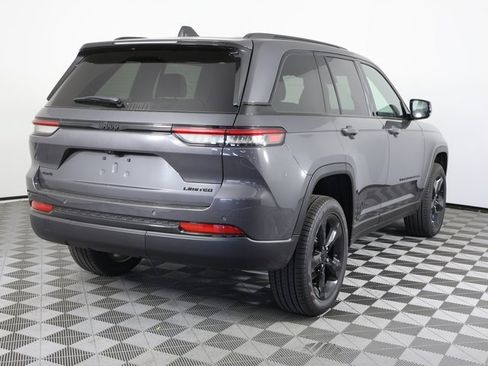 New 2025 Jeep Grand Cherokee Limited w/ Black Appearance Package image 4