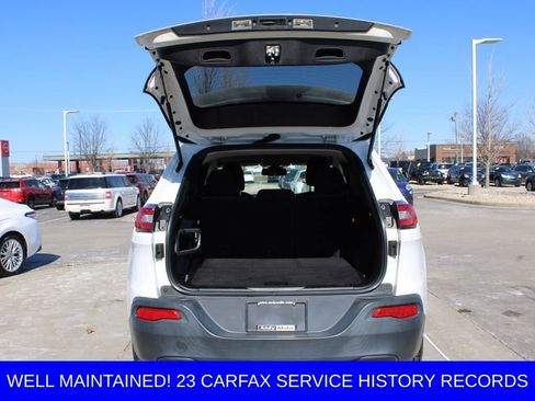 Used 2018 Jeep Cherokee Latitude image 10