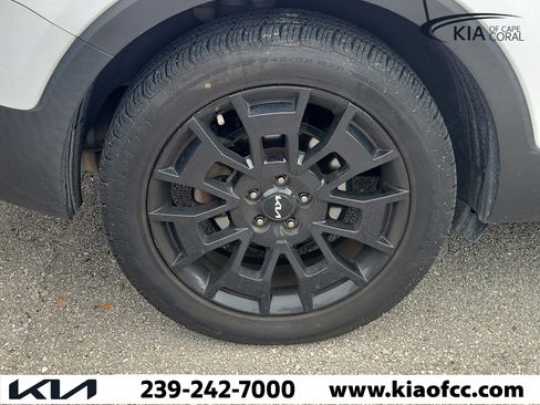 Used 2022 Kia Telluride SX w/ SX Prestige Package AWD/4WD image 7
