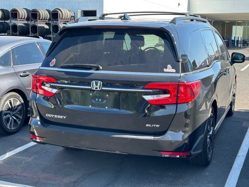 Used 2022 Honda Odyssey Elite image 4