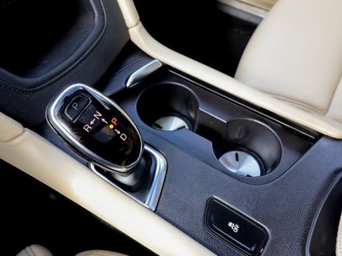 Used 2017 Cadillac XT5 Luxury w/ Driver Awareness Package image 12