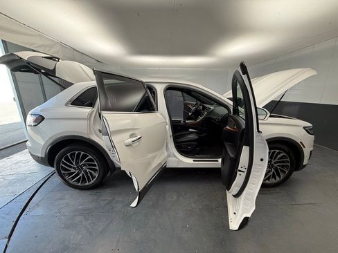 Used 2019 Lincoln Nautilus Reserve image 20