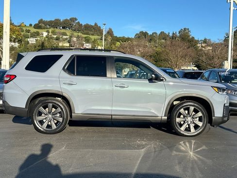 New 2026 Honda Pilot Sport image 2