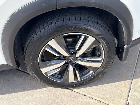 Used 2023 Nissan Rogue Platinum AWD/4WD image 35