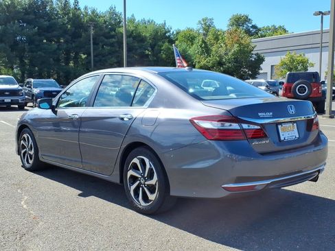 Used 2017 Honda Accord EX image 4