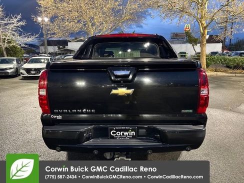 Used 2011 Chevrolet Avalanche LTZ image 5