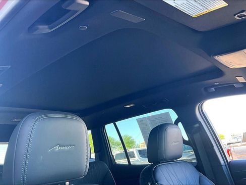 Used 2025 Buick Enclave Avenir w/ Super Cruise Package AWD/4WD image 29