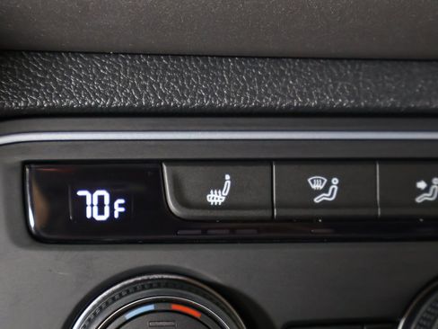 Used 2020 Volkswagen Atlas Cross Sport SE image 47