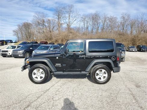Used 2018 Jeep Wrangler Sport image 7