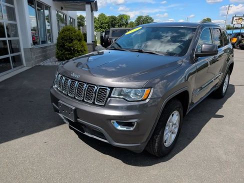 Used 2018 Jeep Grand Cherokee Laredo AWD/4WD image 20