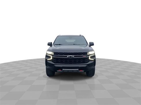 Used 2022 Chevrolet Suburban Z71 w/ Z71 Off-Road Package image 3