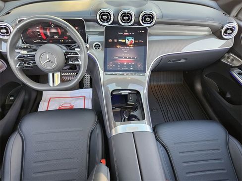 Used 2025 Mercedes-Benz GLC 300 4MATIC image 14