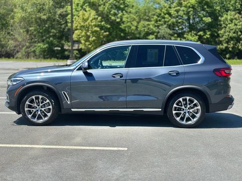 Used 2022 BMW X5 xDrive40i w/ Premium Package AWD/4WD image 3