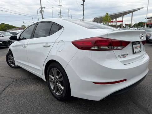 Used 2017 Hyundai Elantra Value Edition FWD image 9