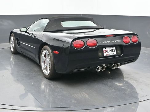 Used 2003 Chevrolet Corvette Convertible w/ Preferred Equipment Group1 image 8
