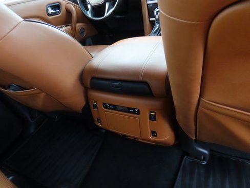 Used 2023 INFINITI QX80 Sensory w/ All-Season Package image 18