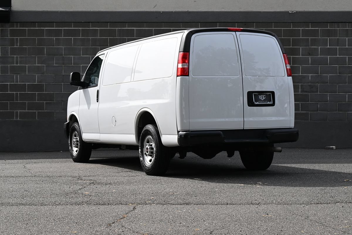 Used 2022 GMC Savana 2500 RWD image 4