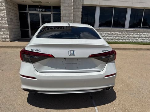 Used 2023 Honda Civic Sport image 6