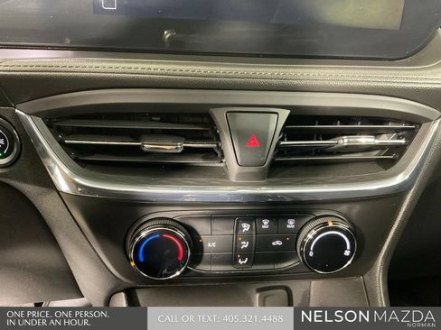 Used 2025 Buick Encore GX Preferred FWD image 38