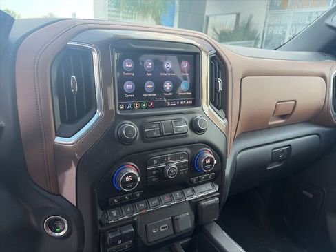 Used 2022 Chevrolet Silverado 2500 High Country AWD/4WD image 17