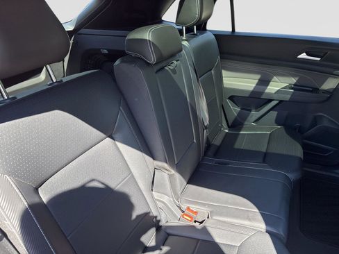 Used 2021 Volkswagen Atlas Cross Sport SE w/ Panoramic Sunroof Package AWD/4WD image 25