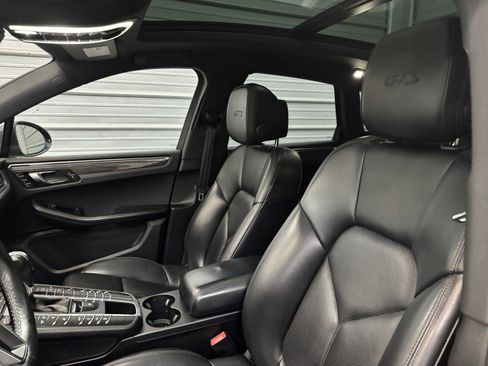 Used 2018 Porsche Macan GTS image 9