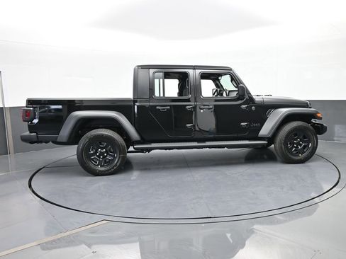 New 2026 Jeep Gladiator Sport image 7