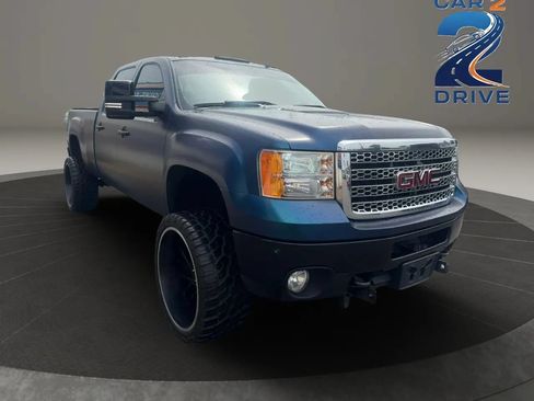 Used 2012 GMC Sierra 2500 Denali w/ Suspension Package, Off-Road AWD/4WD image 5