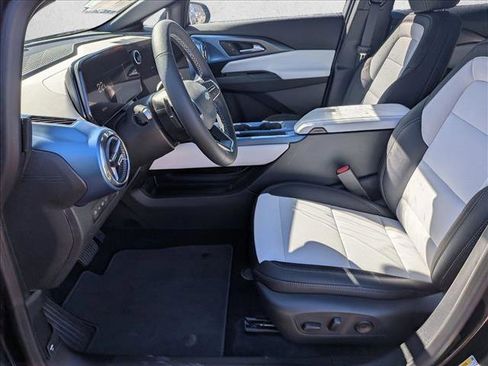 New 2026 Chevrolet Equinox EV LT image 15