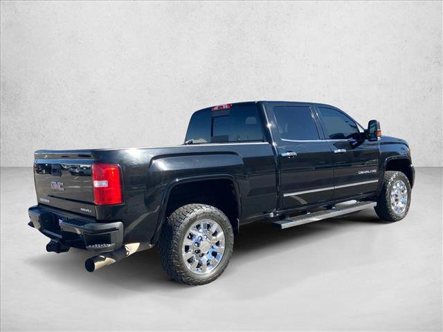 Used 2018 GMC Sierra 2500 Denali w/ Duramax Plus Package AWD/4WD image 5
