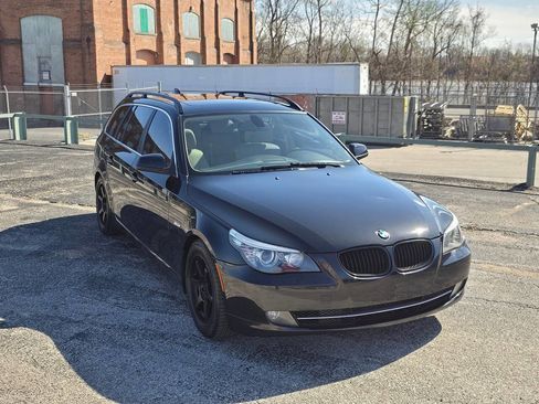 Used 2010 BMW 535i xDrive Wagon image 5