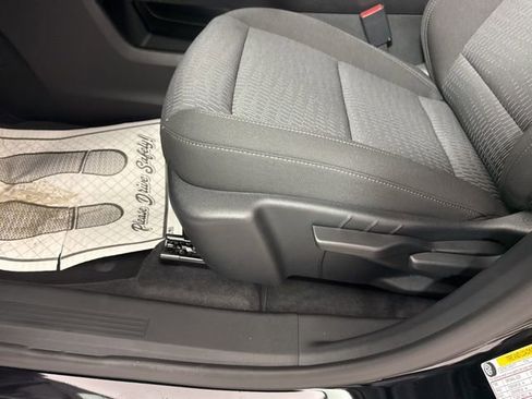 New 2026 Chevrolet Equinox LT w/ Midnight Edition FWD image 28