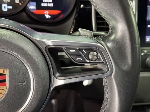 Used 2018 Porsche Macan AWD/4WD image 10