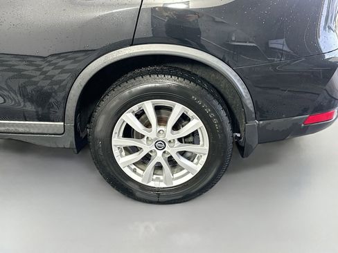 Used 2018 Nissan Rogue SV FWD image 31
