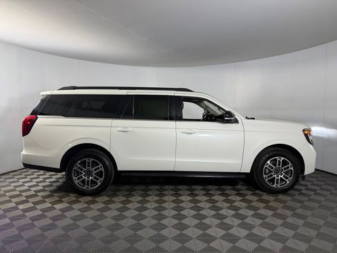 Used 2025 Ford Expedition Max Active AWD/4WD image 3