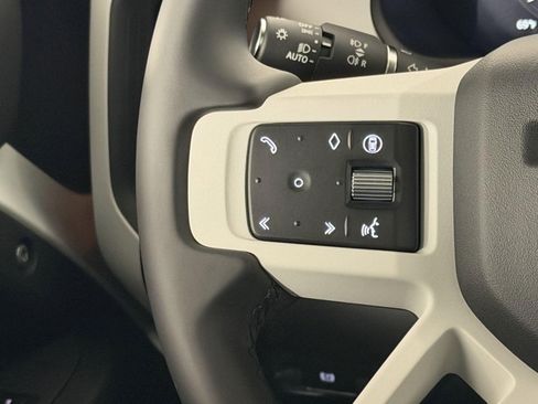 Used 2026 Land Rover Defender 110 X-Dynamic SE image 18