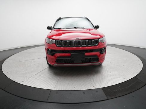 Used 2024 Jeep Compass Limited w/ High Altitude Package image 11