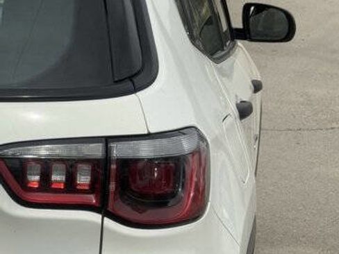 Used 2017 Jeep Compass Sport FWD image 15