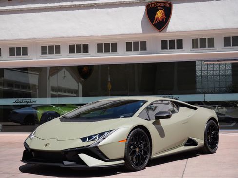 Used 2023 Lamborghini Huracan Tecnica RWD image 14