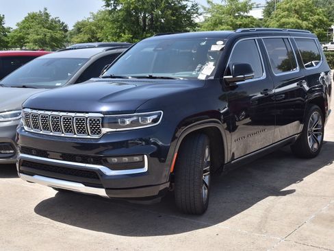 Used 2023 Jeep Grand Wagoneer Series III AWD/4WD image 2
