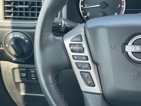 Used 2024 Nissan Titan SV w/ SV Convenience Package image 13