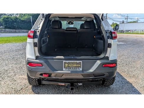 Used 2018 Jeep Cherokee Trailhawk w/ Comfort/Convenience Group image 13