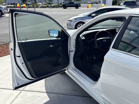 Used 2017 Honda Accord Sport Special Edition image 10