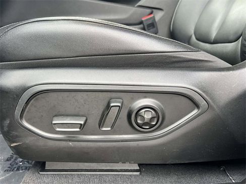 Certified 2023 Jeep Grand Cherokee Limited w/ Black Appearance Package image 22