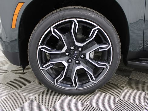 Used 2026 Chevrolet Suburban RST w/ RST Capability Package image 41