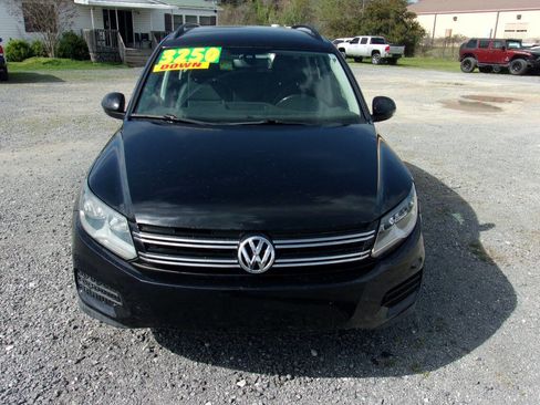 Used 2016 Volkswagen Tiguan S image 10