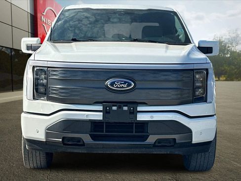 Used 2022 Ford F150 Lightning Lariat image 11
